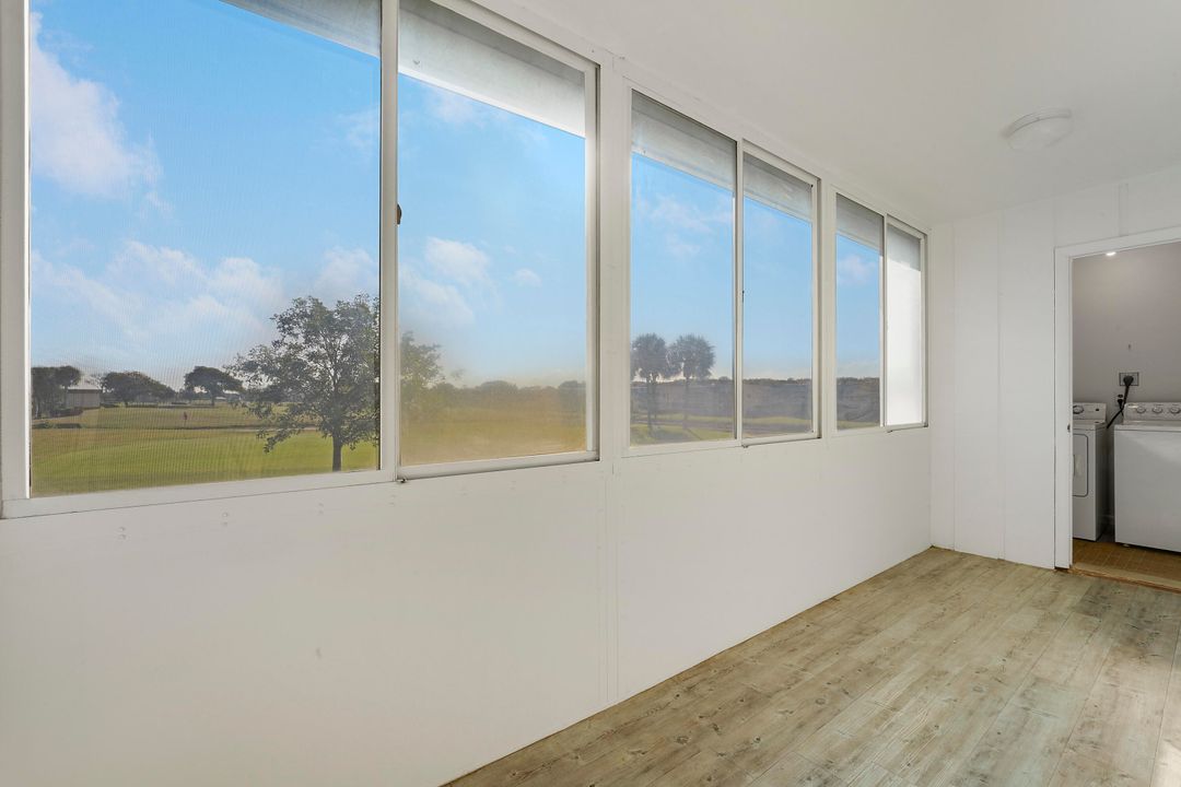 На продажу: $135,000 (2 спален, 2 ванн, 920 Квадратных фут)