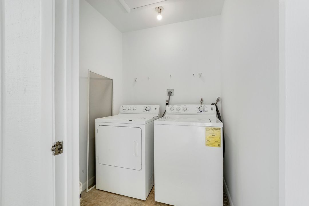 На продажу: $135,000 (2 спален, 2 ванн, 920 Квадратных фут)