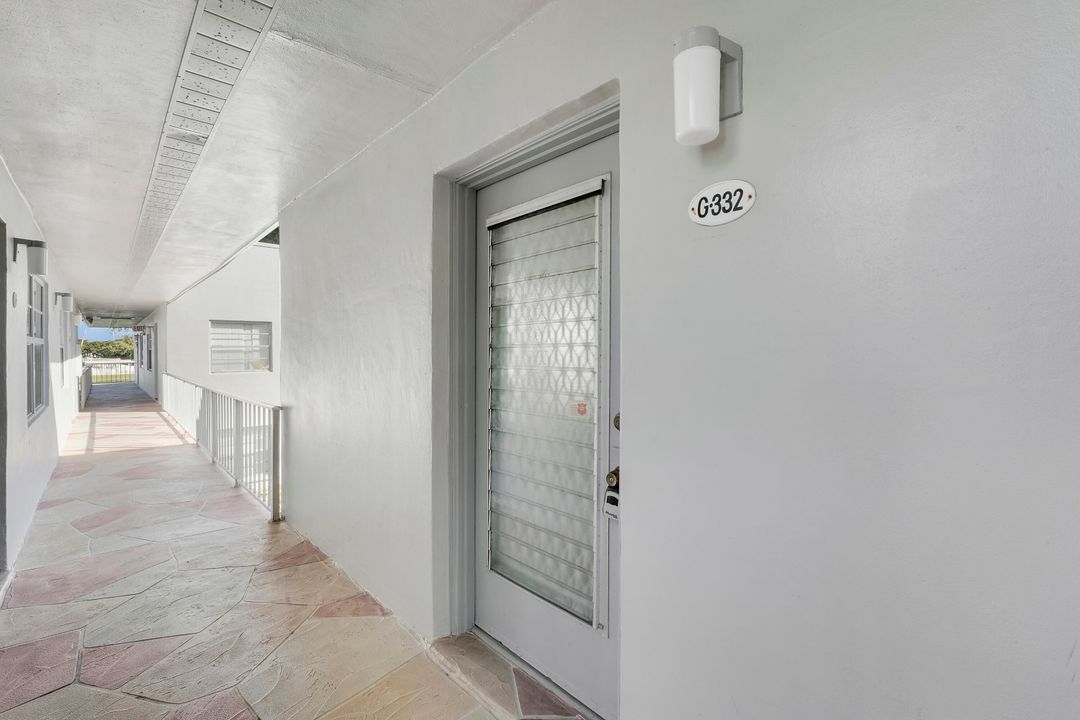 На продажу: $135,000 (2 спален, 2 ванн, 920 Квадратных фут)