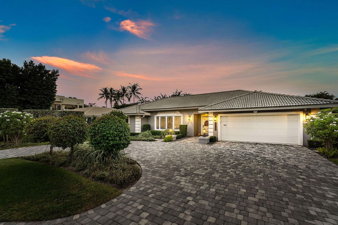 For Sale: $4,700,000 (4 beds, 3 baths, 2736 Square Feet)