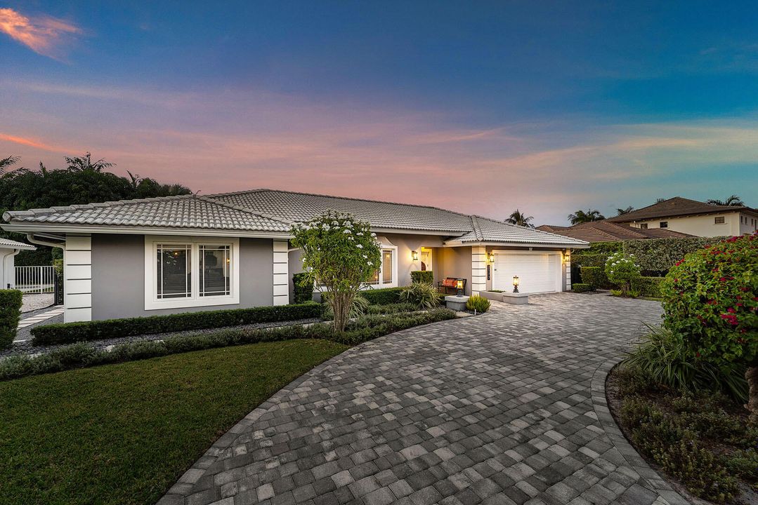 For Sale: $4,700,000 (4 beds, 3 baths, 2736 Square Feet)