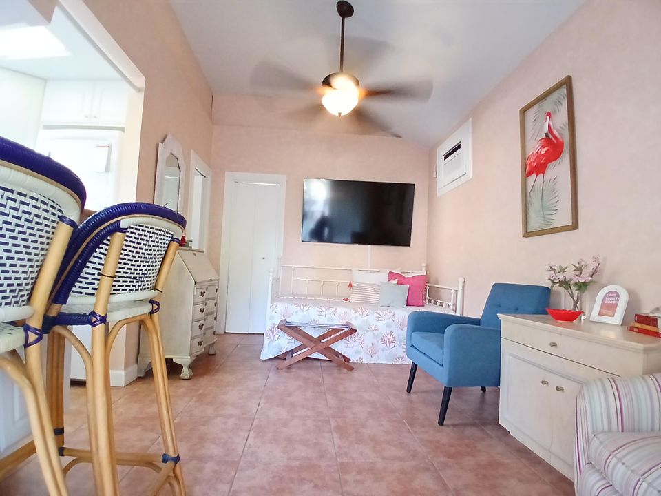 En Venta: $1,350,000 (4 camas, 3 baños, 2286 Pies cuadrados)