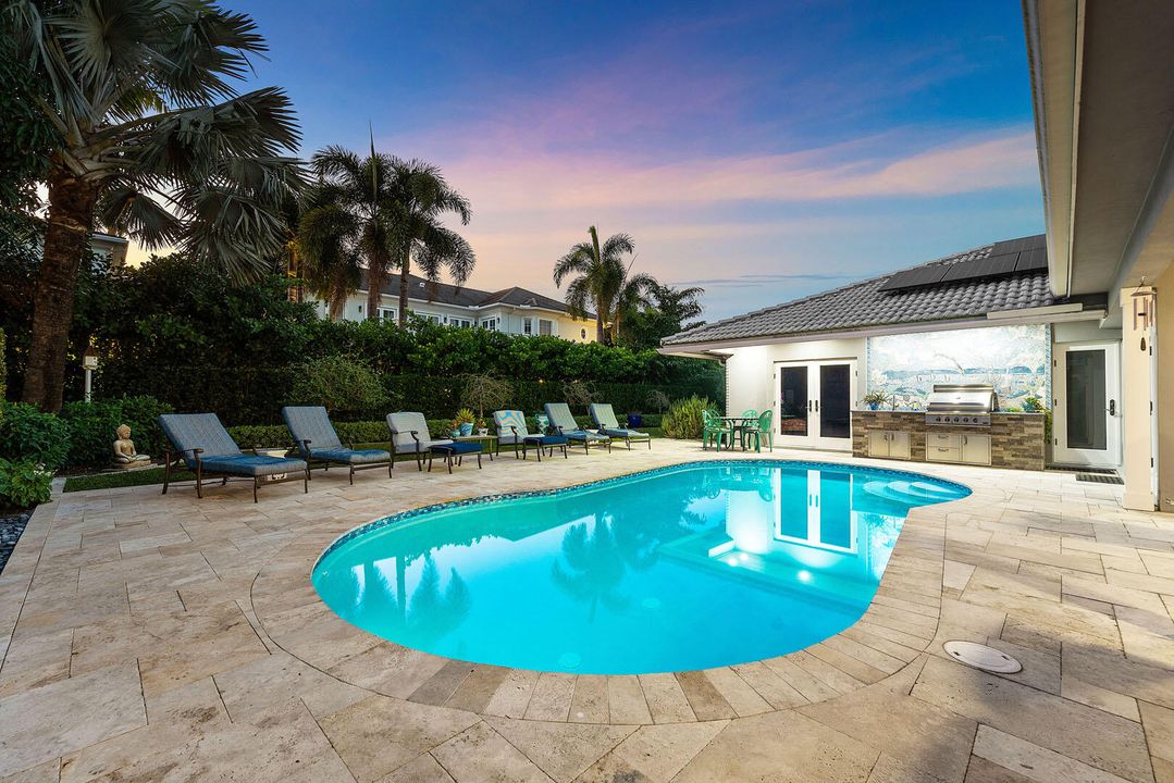 For Sale: $4,700,000 (4 beds, 3 baths, 2736 Square Feet)