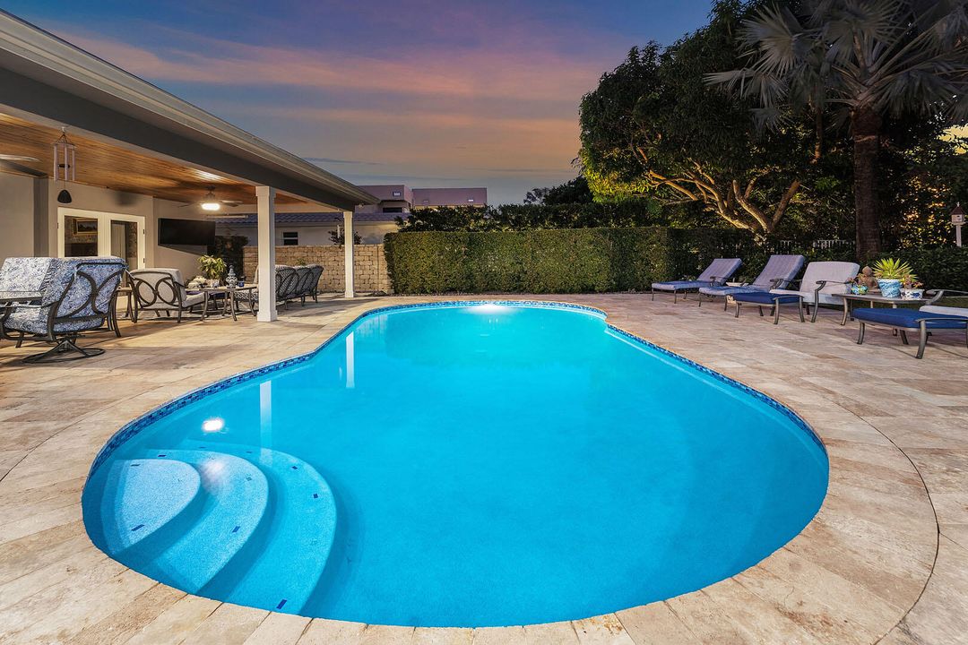 For Sale: $4,700,000 (4 beds, 3 baths, 2736 Square Feet)