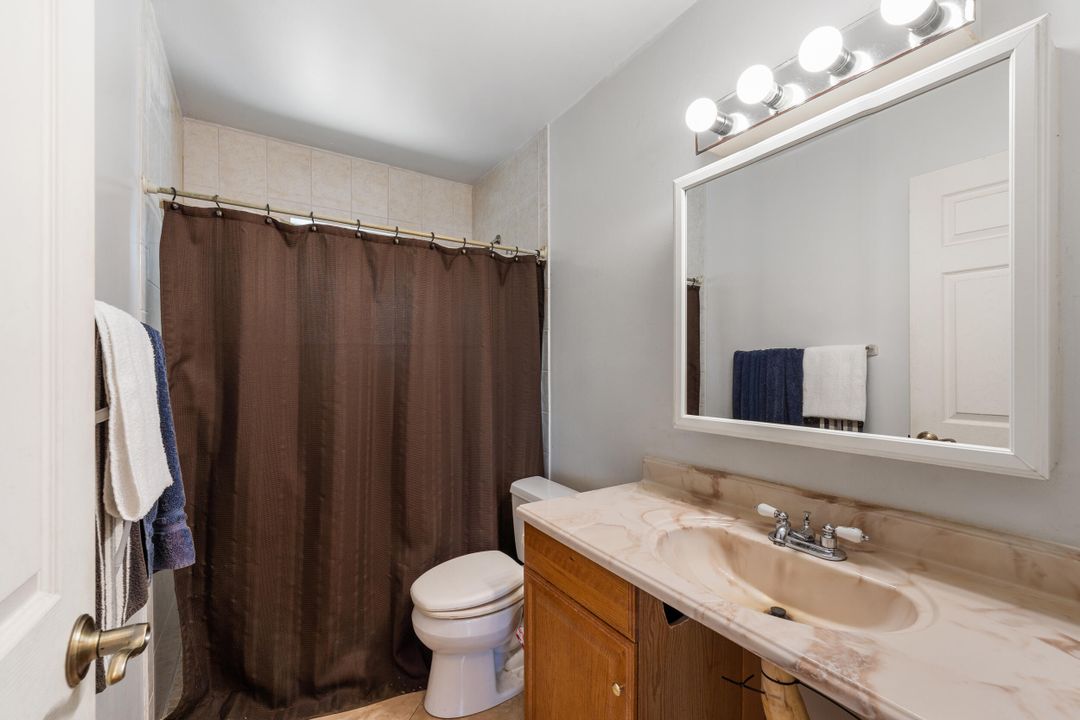 待售: $380,000 (2 贝兹, 1 浴室, 792 平方英尺)