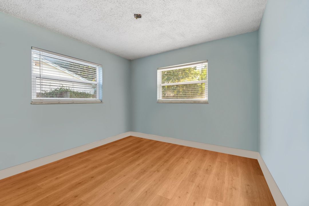 待售: $380,000 (2 贝兹, 1 浴室, 792 平方英尺)