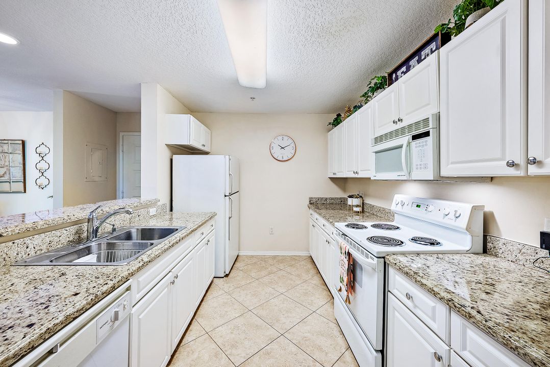 For Rent: $5,500 (2 beds, 1 baths, 968 Square Feet)