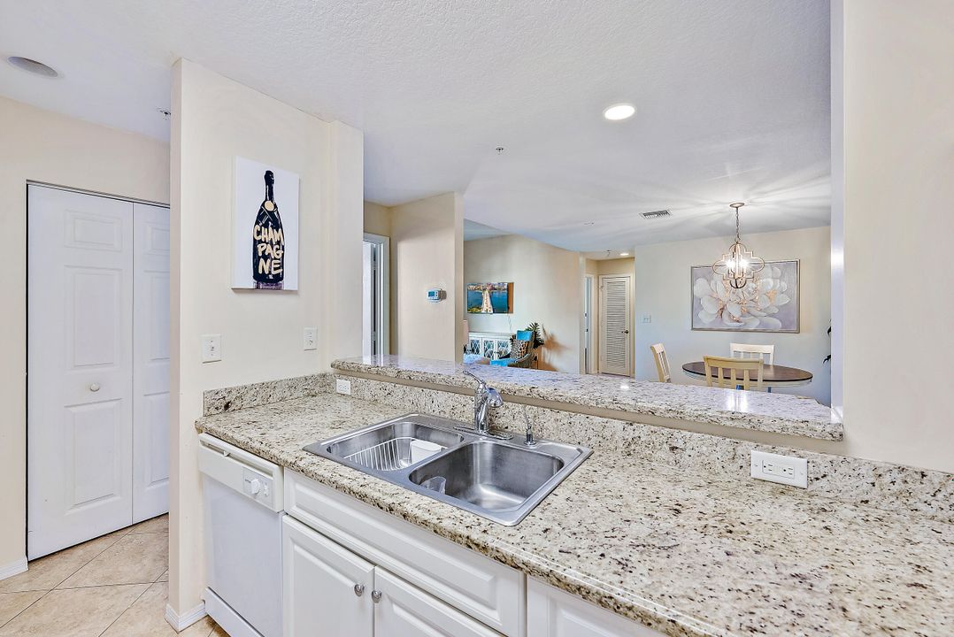 For Rent: $5,500 (2 beds, 1 baths, 968 Square Feet)