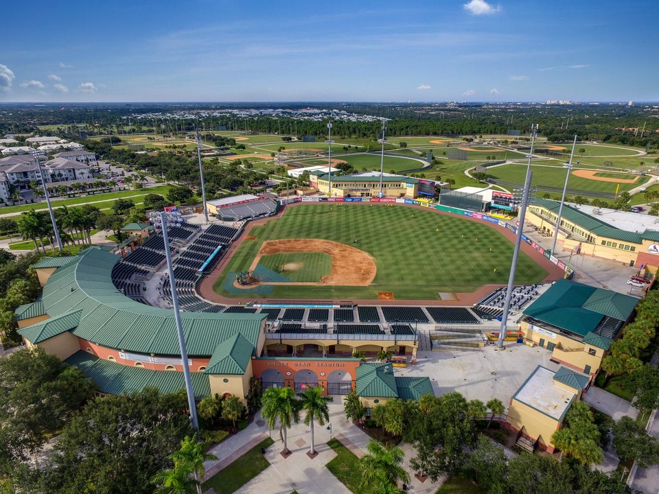 For Rent: $5,500 (2 beds, 1 baths, 968 Square Feet)