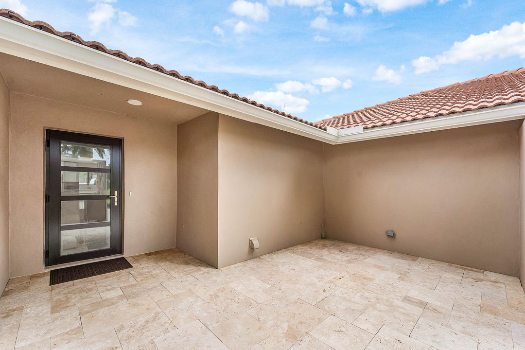 En Venta: $2,350,000 (4 camas, 3 baños, 2774 Pies cuadrados)