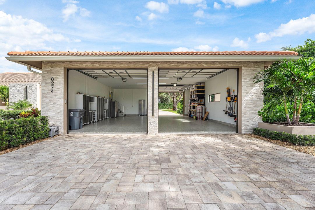 En Venta: $2,350,000 (4 camas, 3 baños, 2774 Pies cuadrados)