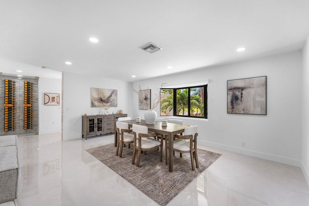 En Venta: $2,350,000 (4 camas, 3 baños, 2774 Pies cuadrados)