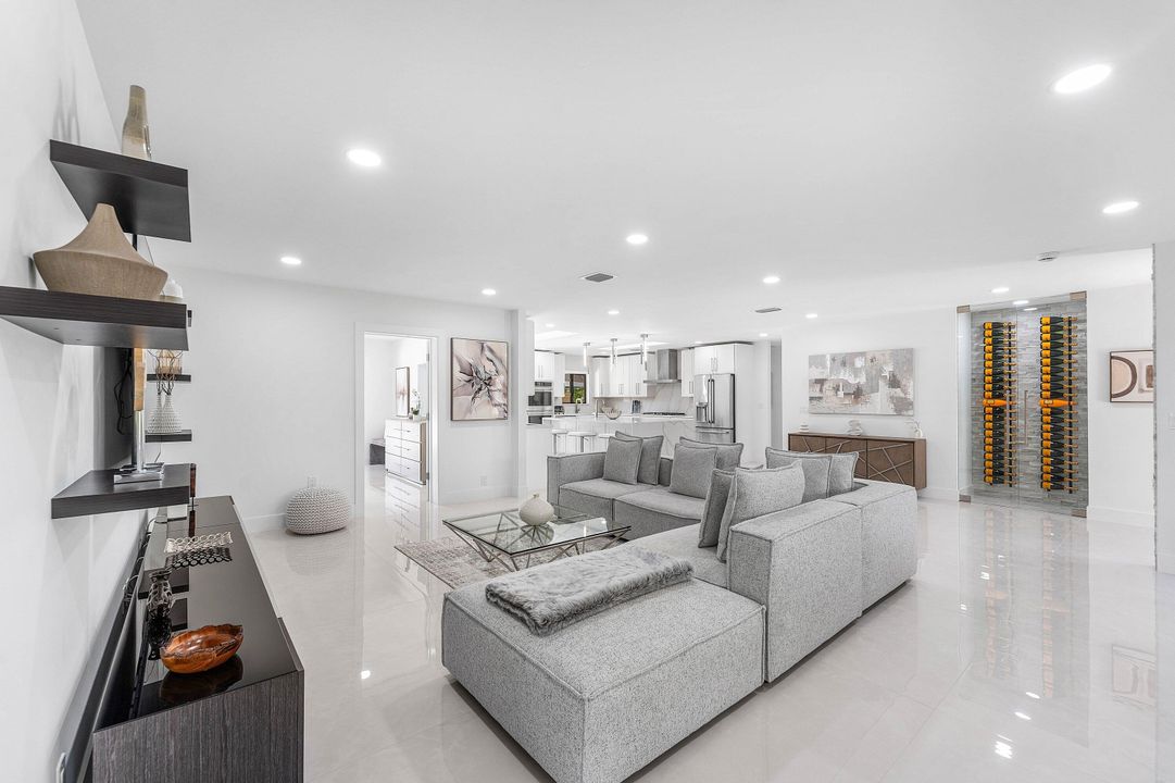 En Venta: $2,350,000 (4 camas, 3 baños, 2774 Pies cuadrados)