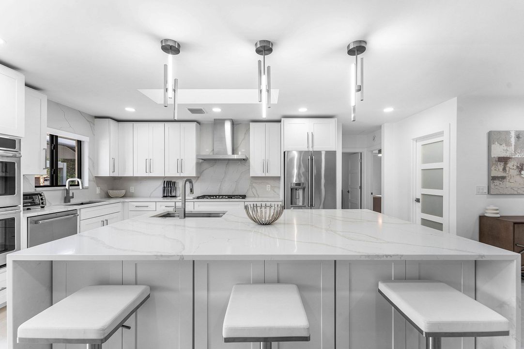 En Venta: $2,350,000 (4 camas, 3 baños, 2774 Pies cuadrados)