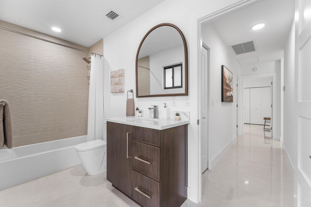 En Venta: $2,350,000 (4 camas, 3 baños, 2774 Pies cuadrados)