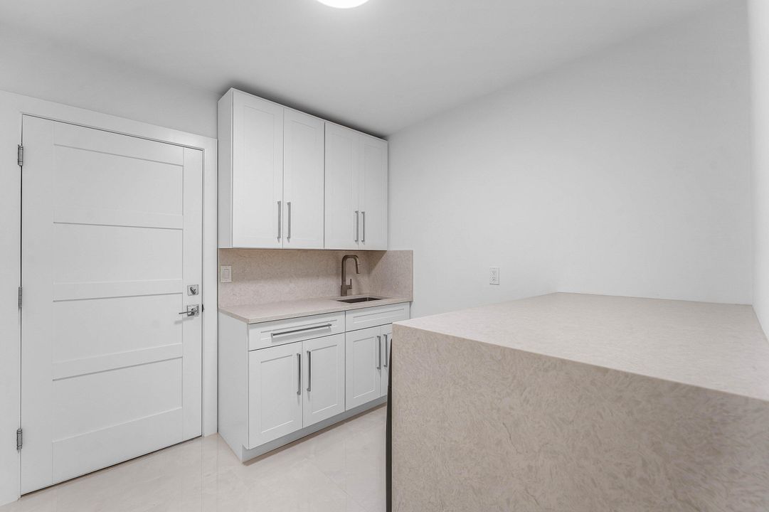 En Venta: $2,350,000 (4 camas, 3 baños, 2774 Pies cuadrados)