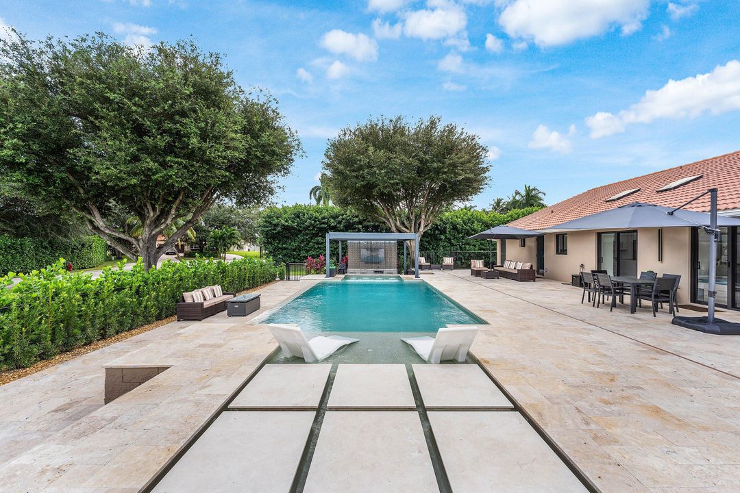 En Venta: $2,350,000 (4 camas, 3 baños, 2774 Pies cuadrados)