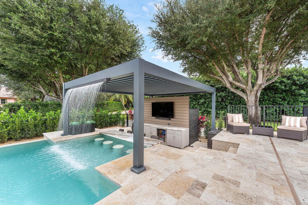 En Venta: $2,350,000 (4 camas, 3 baños, 2774 Pies cuadrados)