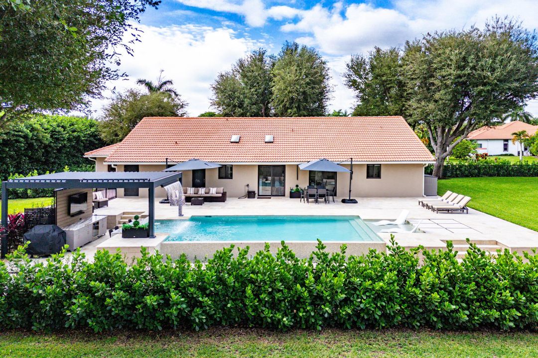 En Venta: $2,350,000 (4 camas, 3 baños, 2774 Pies cuadrados)