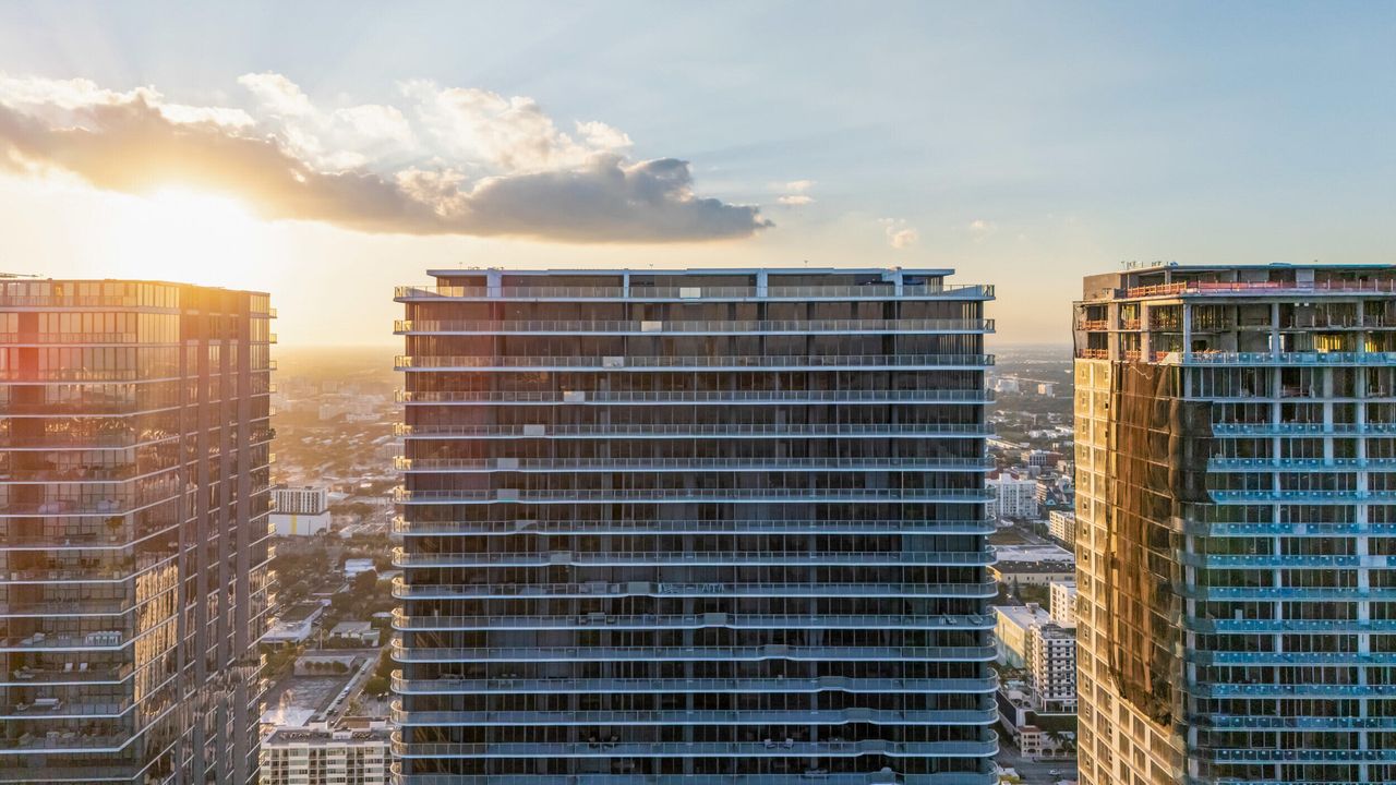 待售: $8,998,000 (6 贝兹, 6 浴室, 5010 平方英尺)