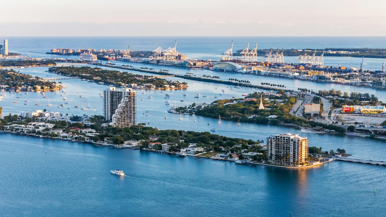 待售: $8,998,000 (6 贝兹, 6 浴室, 5010 平方英尺)