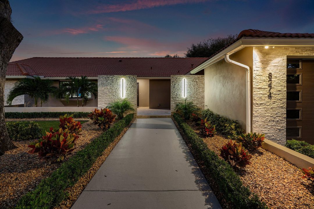 En Venta: $2,350,000 (4 camas, 3 baños, 2774 Pies cuadrados)