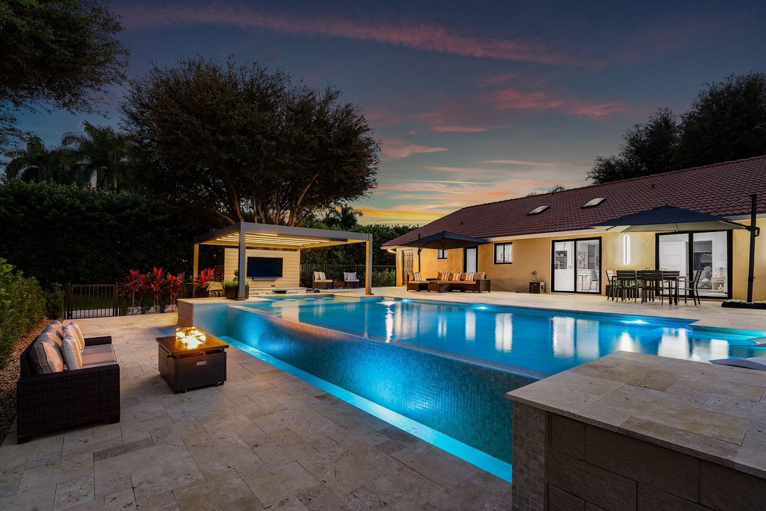 En Venta: $2,350,000 (4 camas, 3 baños, 2774 Pies cuadrados)