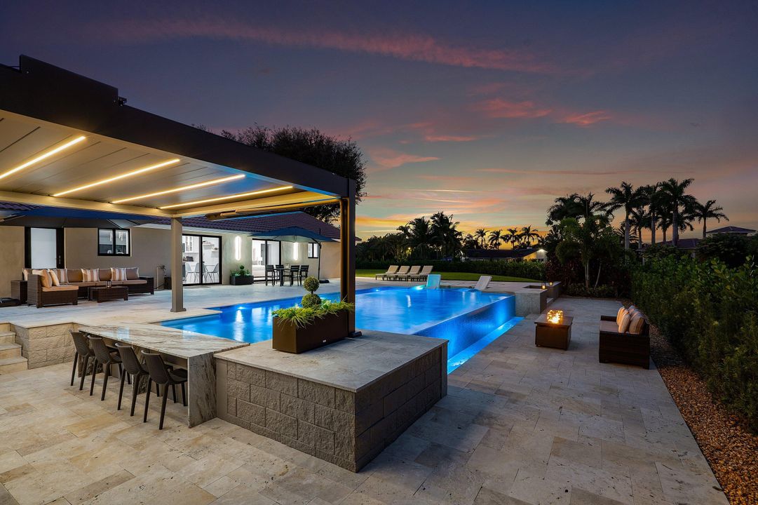 En Venta: $2,350,000 (4 camas, 3 baños, 2774 Pies cuadrados)