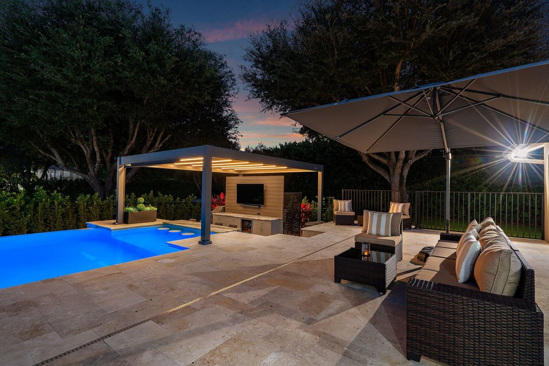 En Venta: $2,350,000 (4 camas, 3 baños, 2774 Pies cuadrados)