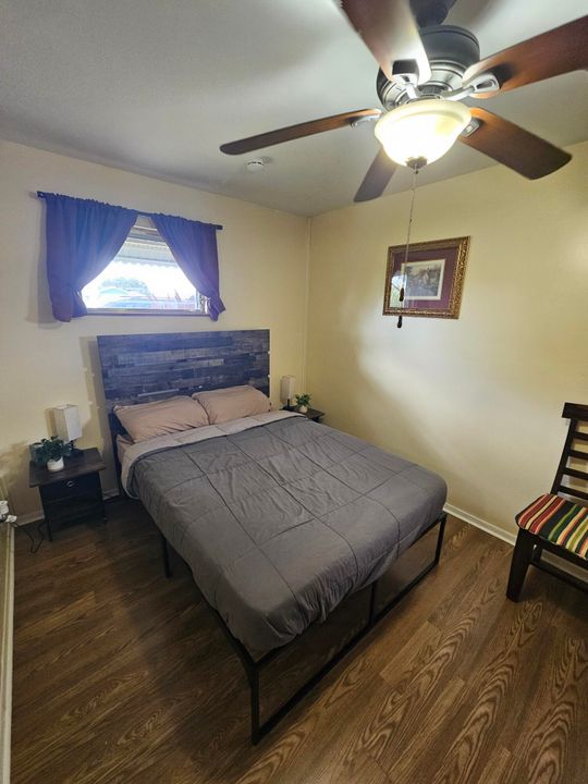 Active With Contract: $169,000 (2 beds, 1 baths, 896 Square Feet)