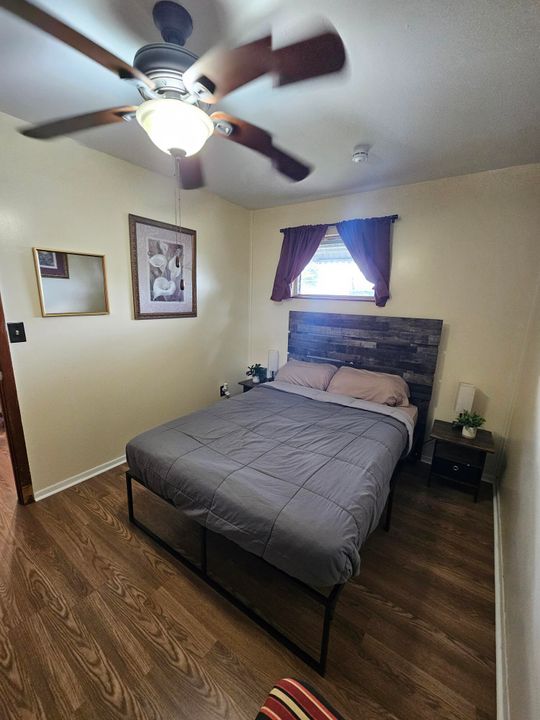 Active With Contract: $169,000 (2 beds, 1 baths, 896 Square Feet)