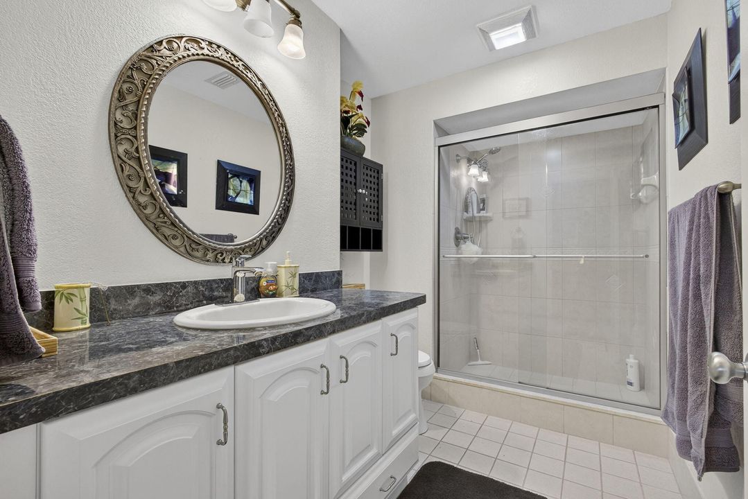 合同活跃: $525,000 (2 贝兹, 2 浴室, 858 平方英尺)