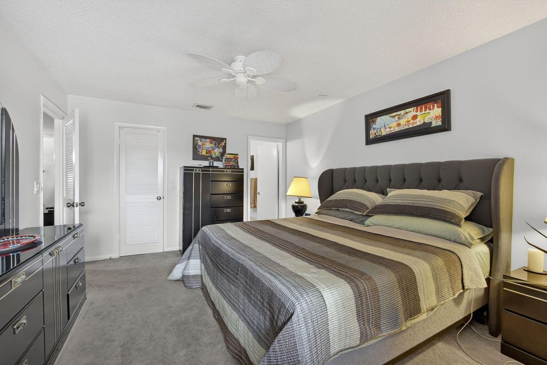 合同活跃: $525,000 (2 贝兹, 2 浴室, 858 平方英尺)