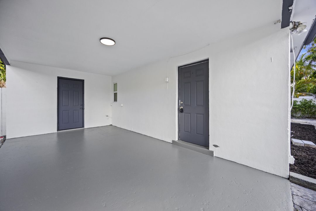 Active With Contract: $385,000 (4 beds, 1 baths, 1082 Square Feet)