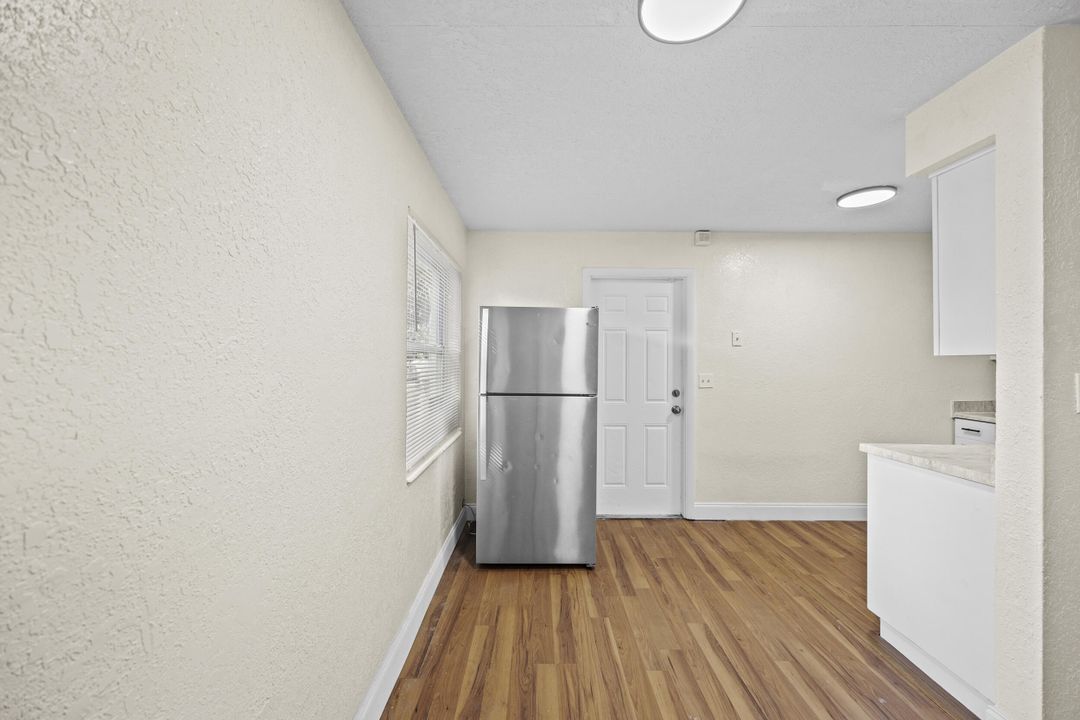 Active With Contract: $385,000 (4 beds, 1 baths, 1082 Square Feet)