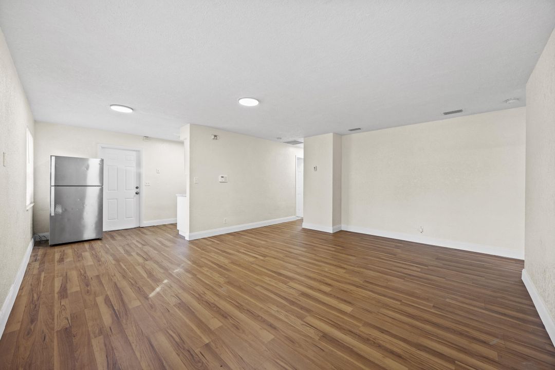 Active With Contract: $385,000 (4 beds, 1 baths, 1082 Square Feet)