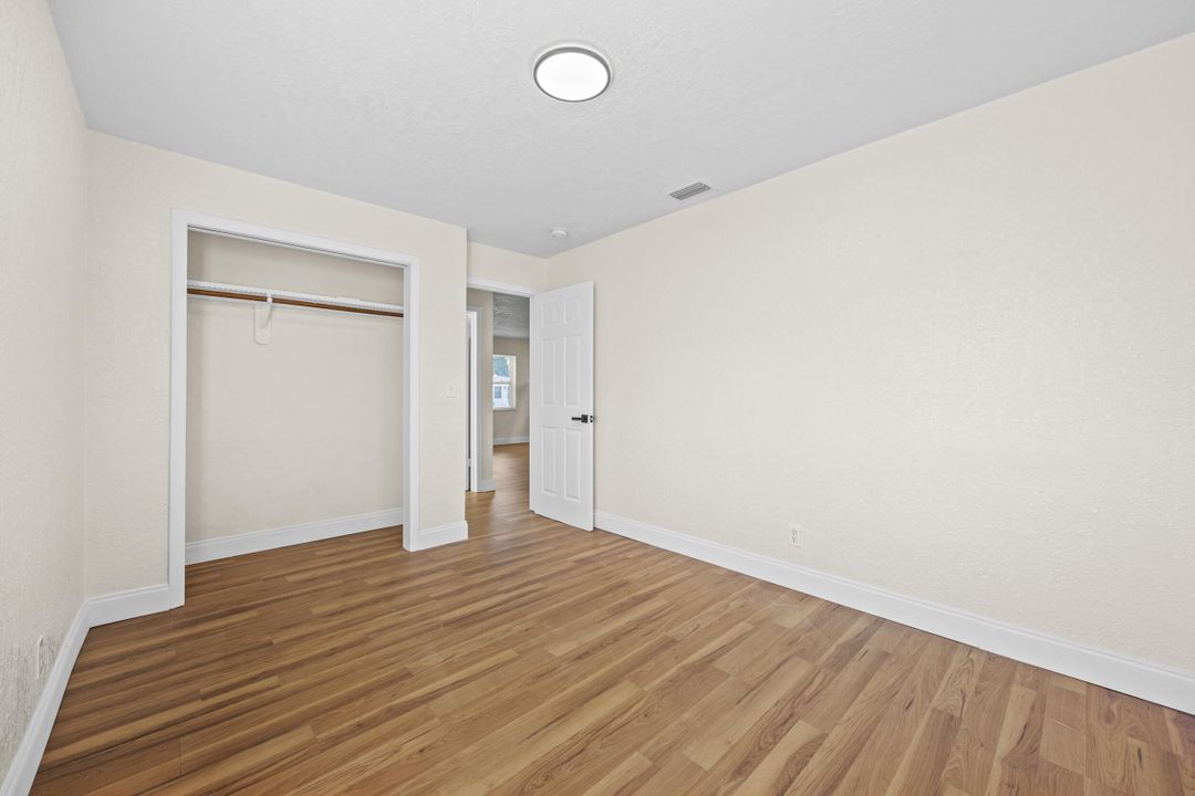 Active With Contract: $385,000 (4 beds, 1 baths, 1082 Square Feet)