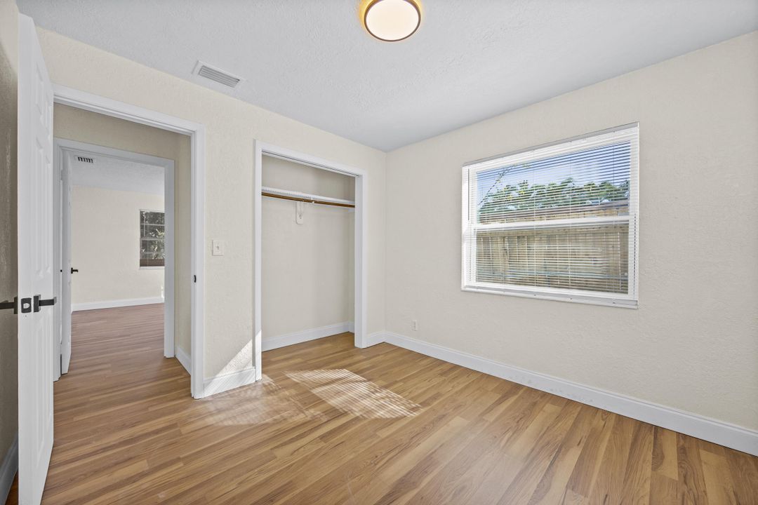 Active With Contract: $385,000 (4 beds, 1 baths, 1082 Square Feet)