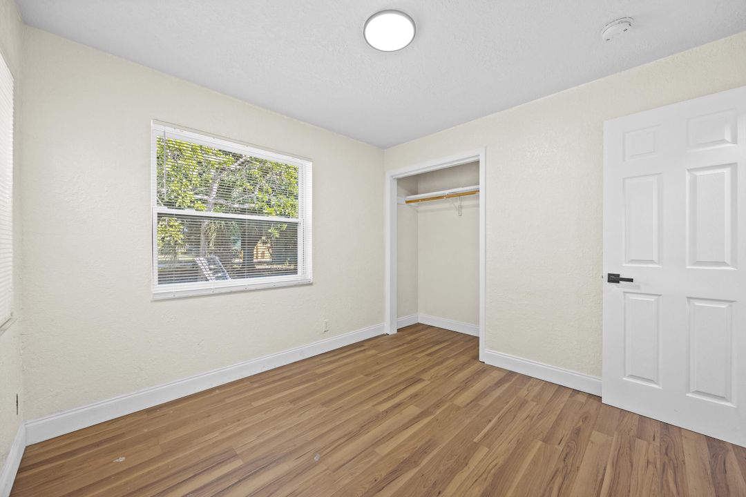 Active With Contract: $385,000 (4 beds, 1 baths, 1082 Square Feet)