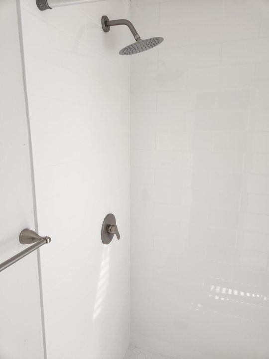 出租: $1,375 (1 贝兹, 2 浴室, 365 平方英尺)