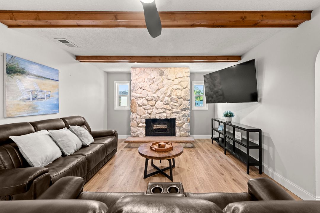 En Renta: $11,000 (3 camas, 2 baños, 2032 Pies cuadrados)