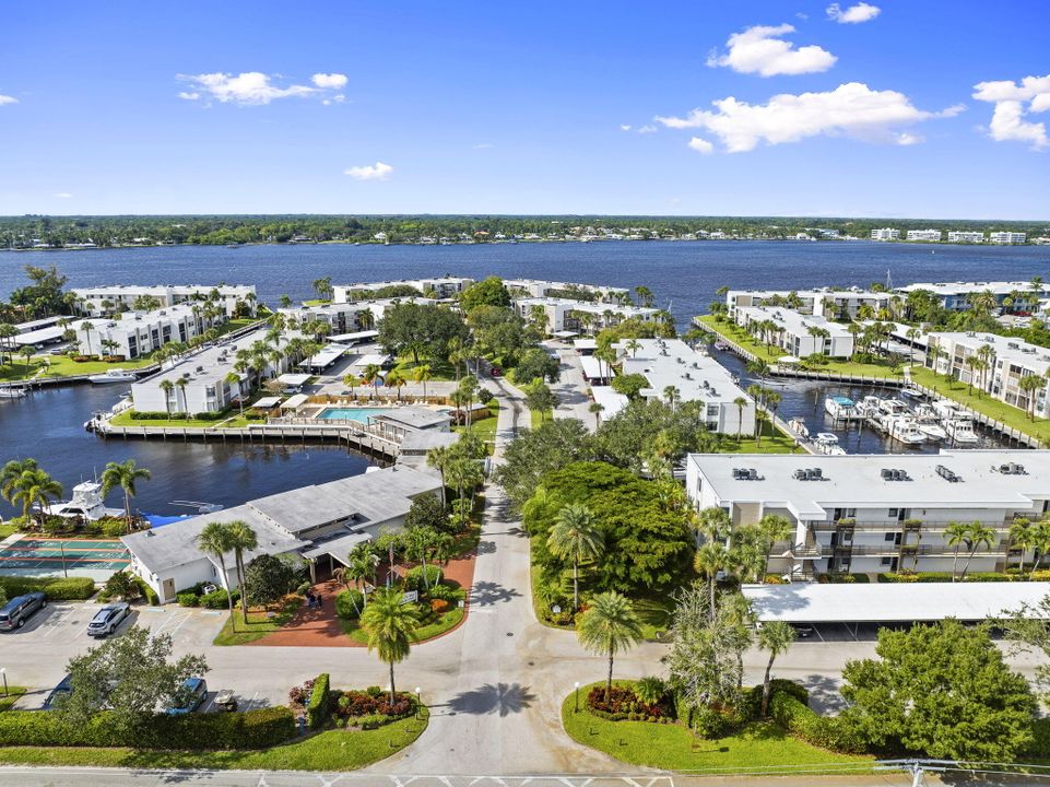 En Venta: $299,000 (2 camas, 2 baños, 1001 Pies cuadrados)