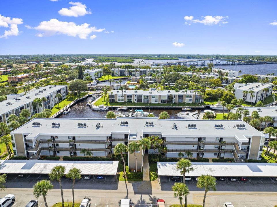 En Venta: $299,000 (2 camas, 2 baños, 1001 Pies cuadrados)