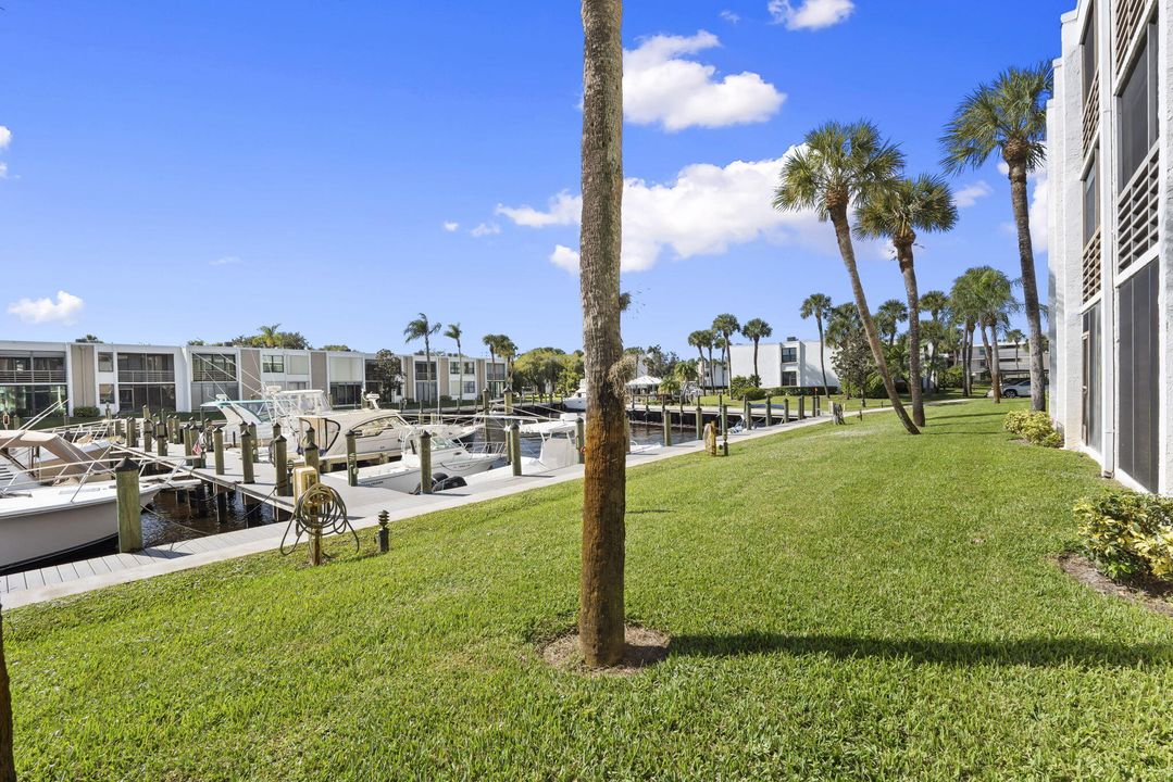 En Venta: $299,000 (2 camas, 2 baños, 1001 Pies cuadrados)