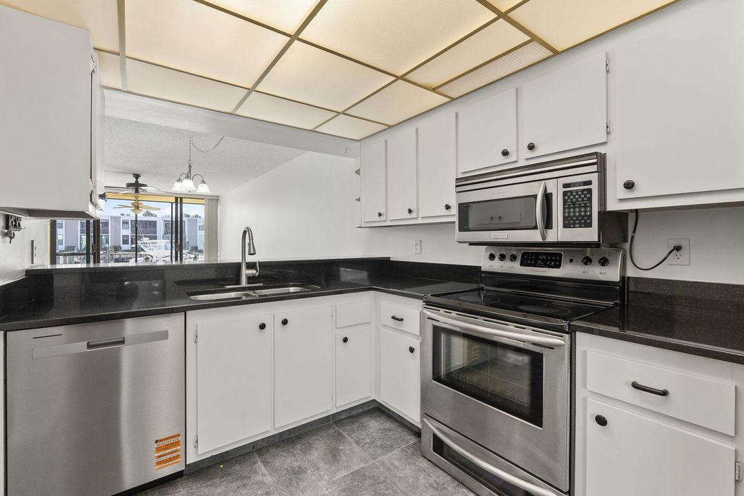 En Venta: $299,000 (2 camas, 2 baños, 1001 Pies cuadrados)