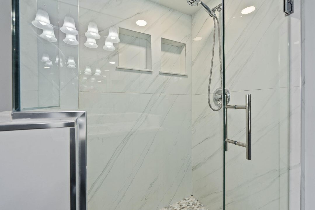 En Venta: $299,000 (2 camas, 2 baños, 1001 Pies cuadrados)