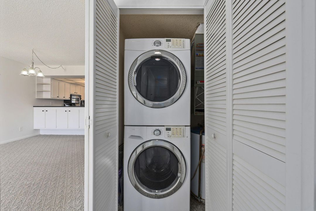 En Venta: $299,000 (2 camas, 2 baños, 1001 Pies cuadrados)