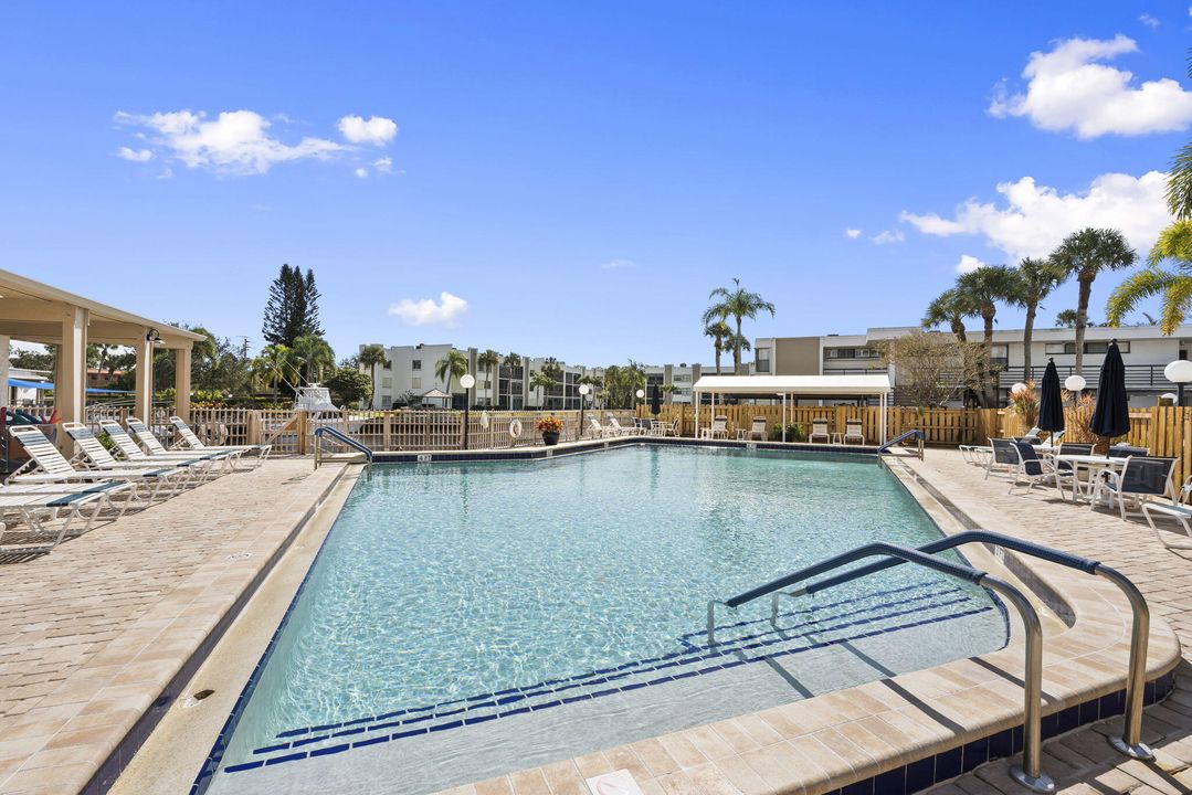 En Venta: $299,000 (2 camas, 2 baños, 1001 Pies cuadrados)