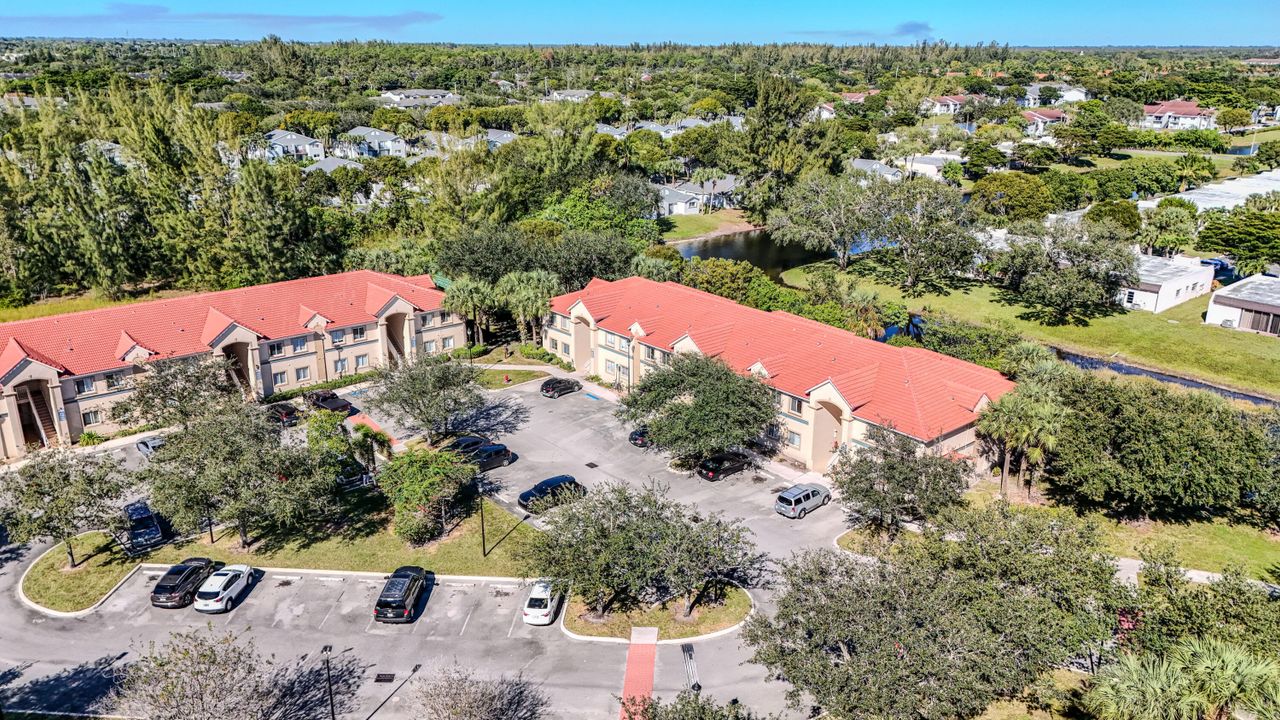 На продажу: $235,000 (3 спален, 2 ванн, 999 Квадратных фут)