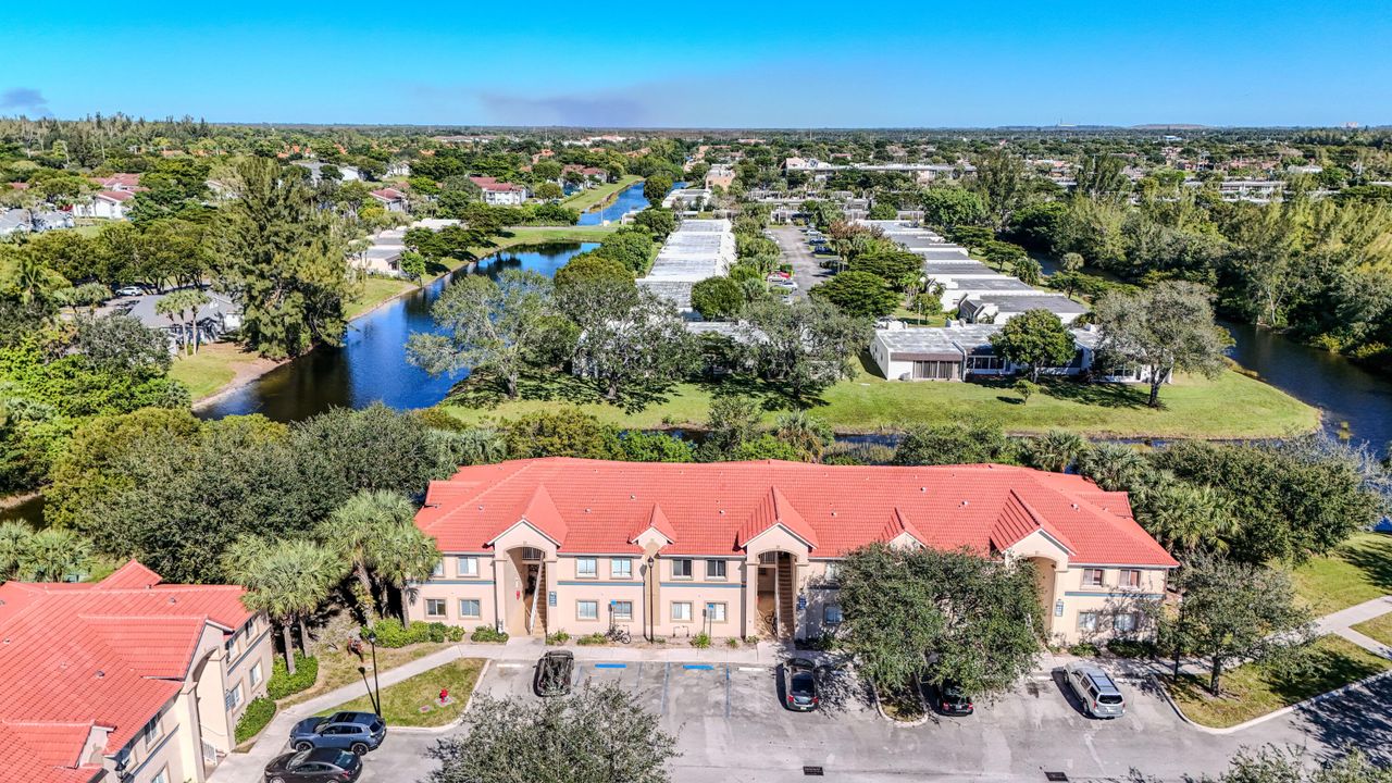 На продажу: $235,000 (3 спален, 2 ванн, 999 Квадратных фут)